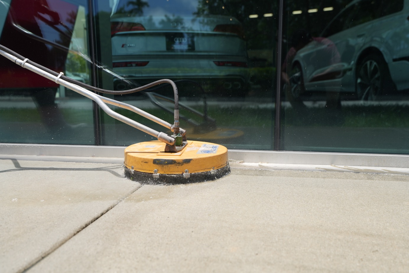 Clean commercial sidewalk after pressure cleaning in Hialeah FL